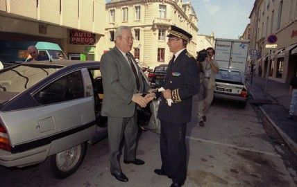 Inauguration de la Maison de la Communication de l’association LORHISTEL. Jean-Marie Rausch et le préfet Claude Érignac. Coll. LORHISTEL.