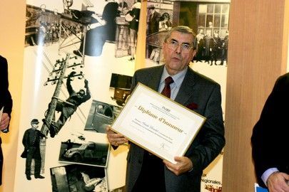 Hommage à Claude Pérardel. Photo J. Caumeau.